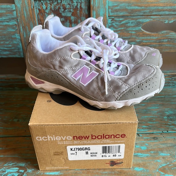 New Balance KJ790GRG Gray and Purple Athletic Sneakers Size 7 Big Kid